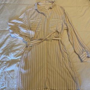 Gap. Size XS. Beige and cream striped shirt dress.